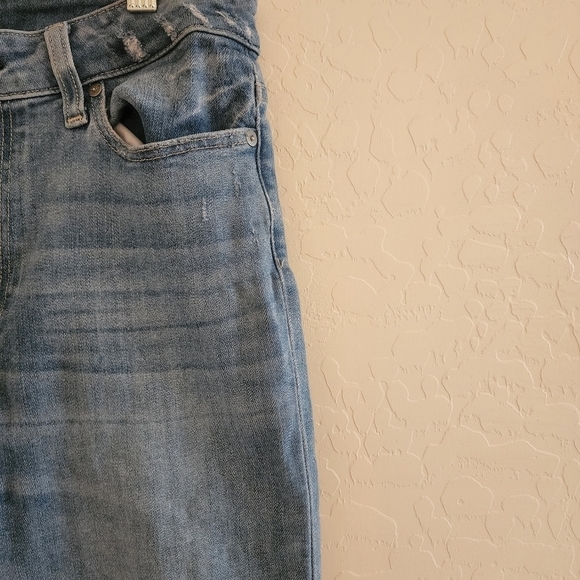 Paige | Hoxton Straight Crop Light Wash Jeans - Picture 5 of 9